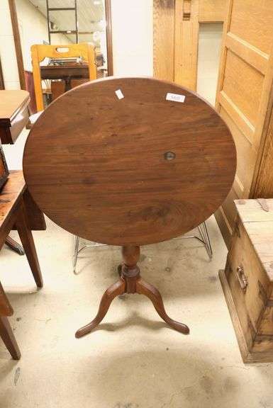 New England Federal Spider Leg Cherry Candle Stand