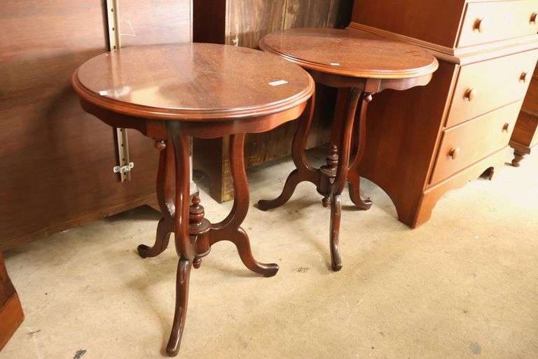 Pair Queen Anne Style Mahogany End Tables