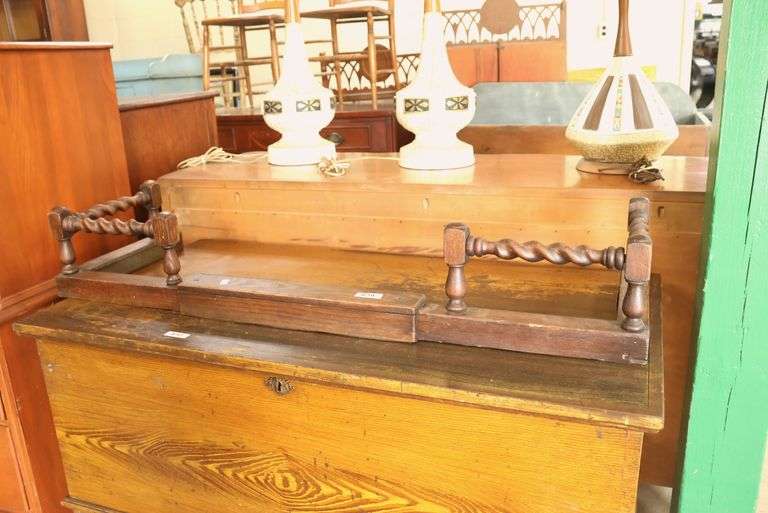 English Arts & Crafts Oak Barley Twist Expandable Fire Finder