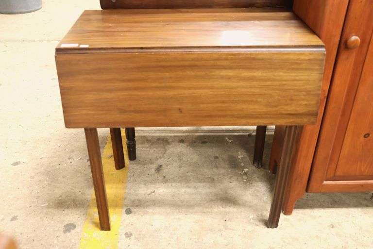 George III Marlborough Leg Mahogany Pembroke Table