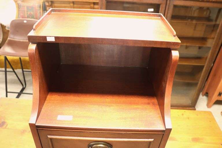 Colonial Revival Mahogany Nightstand