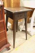 Contemporary Farmhouse Painted Splay Leg One Drawer Stand