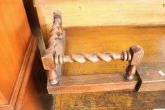 English Arts & Crafts Oak Barley Twist Expandable Fire Finder