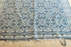 *NO STORAGE* 114" X 90" Rug