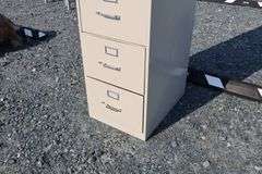 *NO STORAGE* 4 Drawer File Cabinet