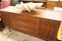 Broyhill Premier Sculptra MCM Walnut Credenza, Minor Chips