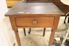 Pennsylvania Sheraton One Drawer Stand