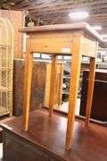 Federal Farmhouse Pine Tapered Leg Stand