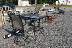 *NO STORAGE* Glass Top Patio Table and Chairs.