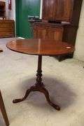 Nathan Margolis Hartford ct Queen Anne Style Mahogany Tea Table