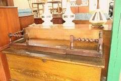 English Arts & Crafts Oak Barley Twist Expandable Fire Finder