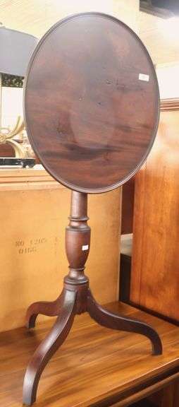 Pennsylvania Federal Walnut Spider Leg Candle Stand, Old Repairs