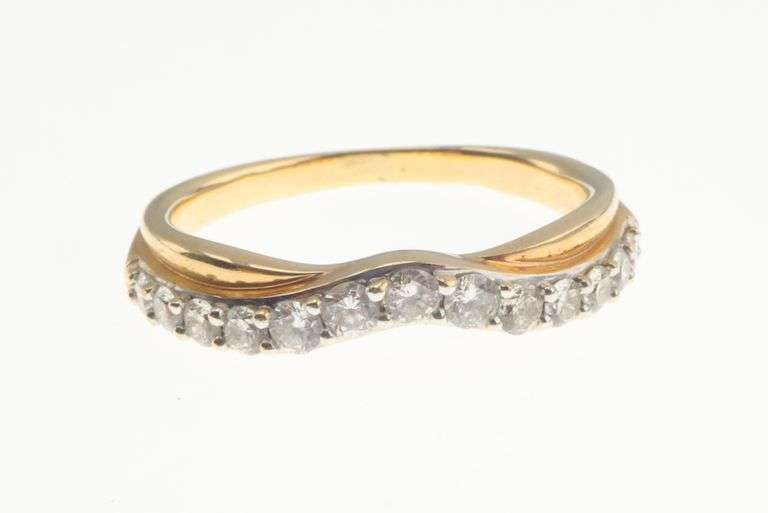 14k Gold 0.35 ct Diamond Band/Ring 3.4g