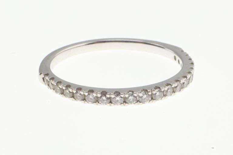 14k Gold 0.25 ct Diamond Band/Ring 1.6g