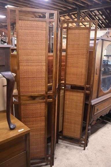 Modern Wicker and Mango Wood Dressing Screen