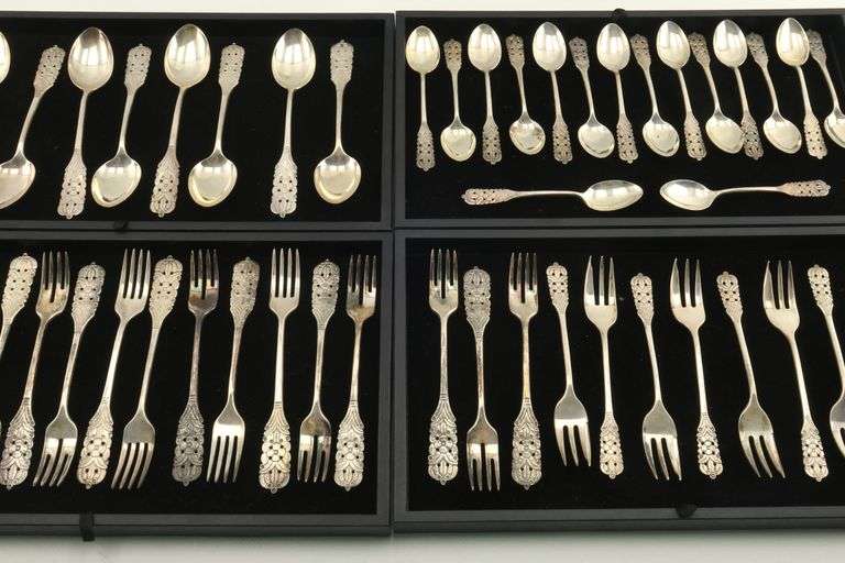 Arias Engraved Sterling Silver Flatware Set 104 Pieces 113.8 Ozt.