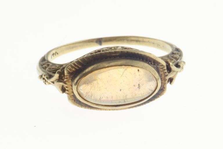 14k Gold Vintage Filigree Cabochon Opal Ring 2.4g