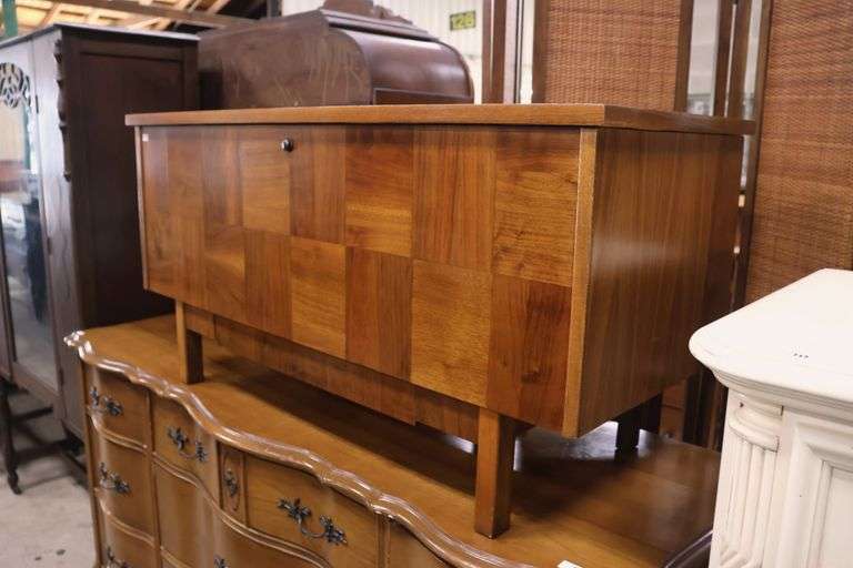 Lane MCM Walnut Cedar Chest
