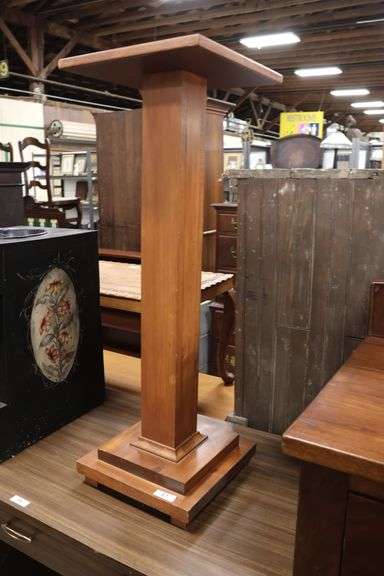 Modern Farmhouse Pine Pedestal