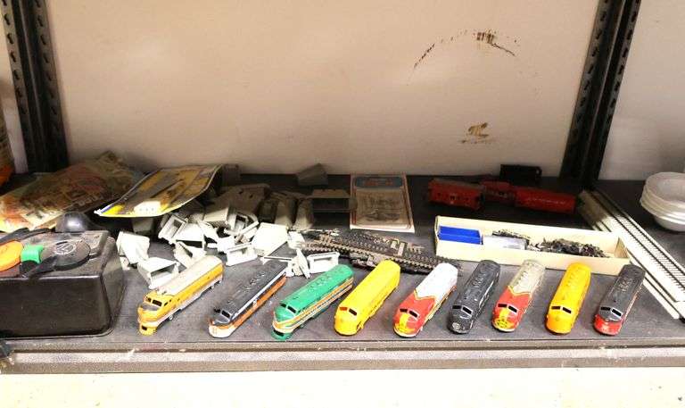 Lot of Vintage Model Railroad Train Cars, Engines & Parts, Transformer ...