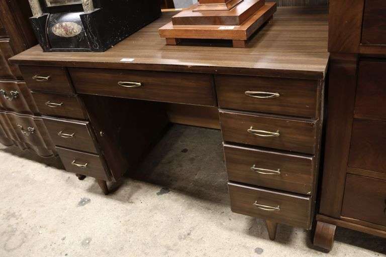 MCM Kneehole Desk with Laminate Top
