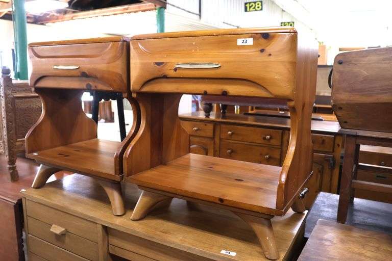 Franklin Shockey MCM Sculptured Pine Nightstands