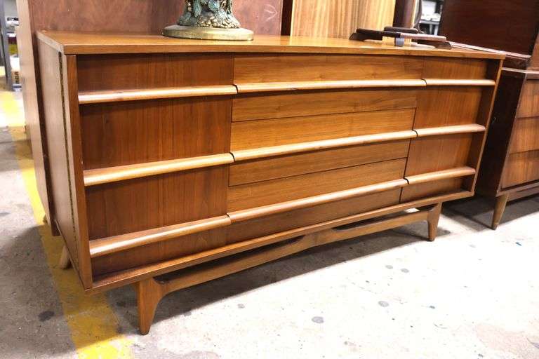 Young of Norwood NC MCM Walnut Nine Drawer Dresser