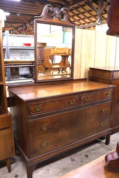 Quality Colonial Revival Carved Mahogany Blind Fret Dresser with Mirror
