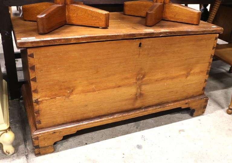 Diminutive Eastern Shore Yellow Pine Blanket Chest