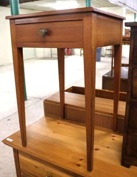 Pennsylvania Federal Cherry One Drawer Stand