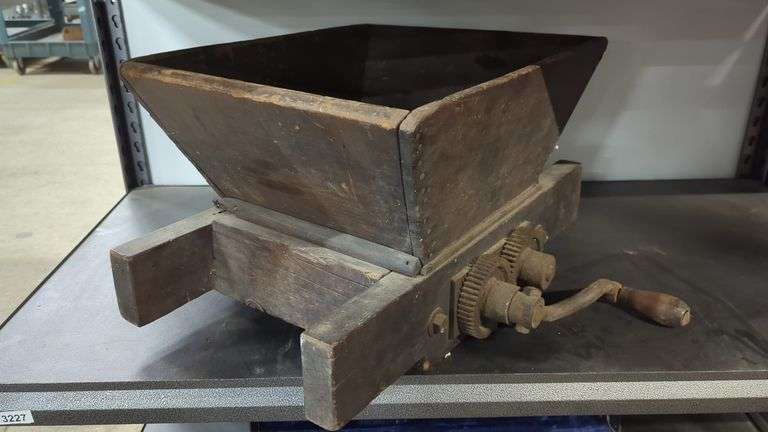 Antique Primitive Thresher Machine - Dixon's Auction at Crumpton