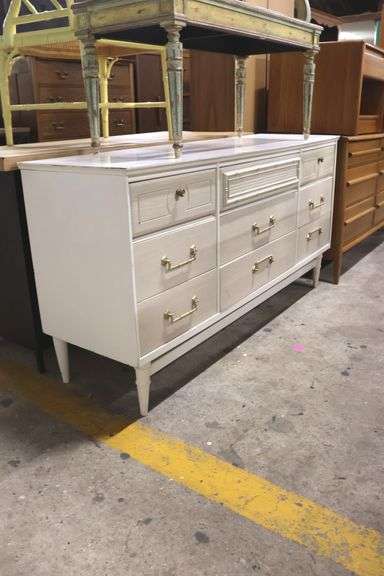 Bassett MCM Painted Faux Bamboo Nine Drawer Dresser