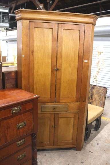 Mid-Atlantic Federal Softwood One-Piece Corner Cupboard