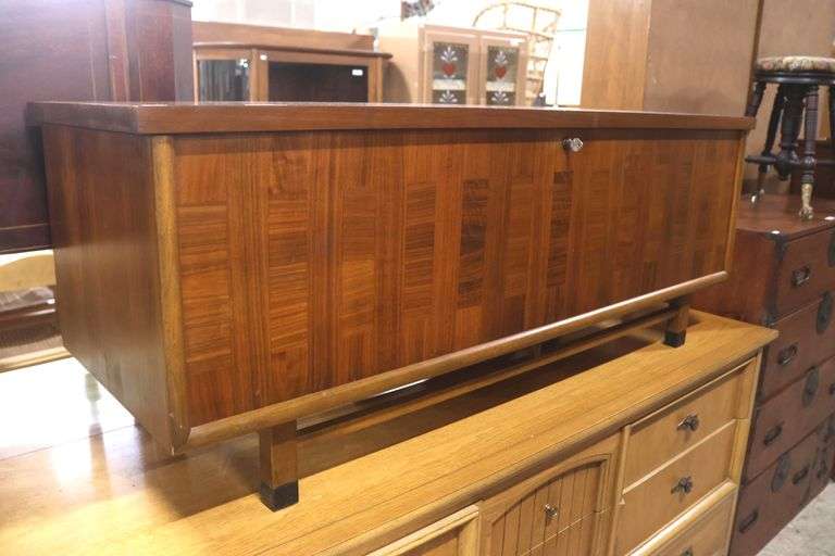 Lane MCM Walnut Cedar Chest