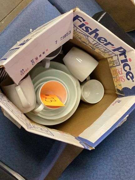 White dish lot