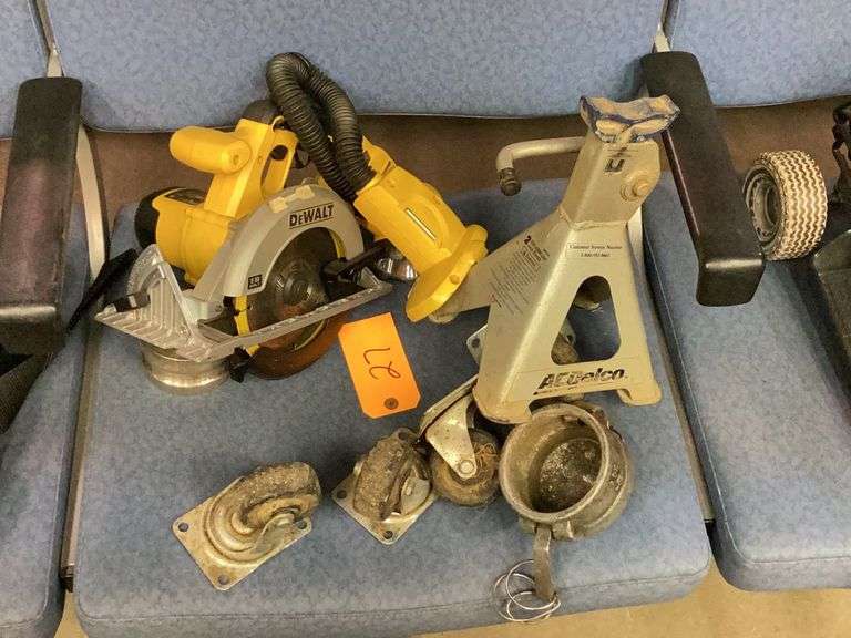 Tool lot Dewalt 18v no battery's