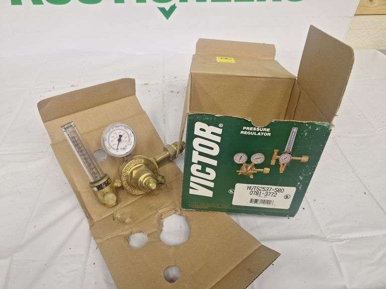 Victor Pressure Regulator NEW in BOX
