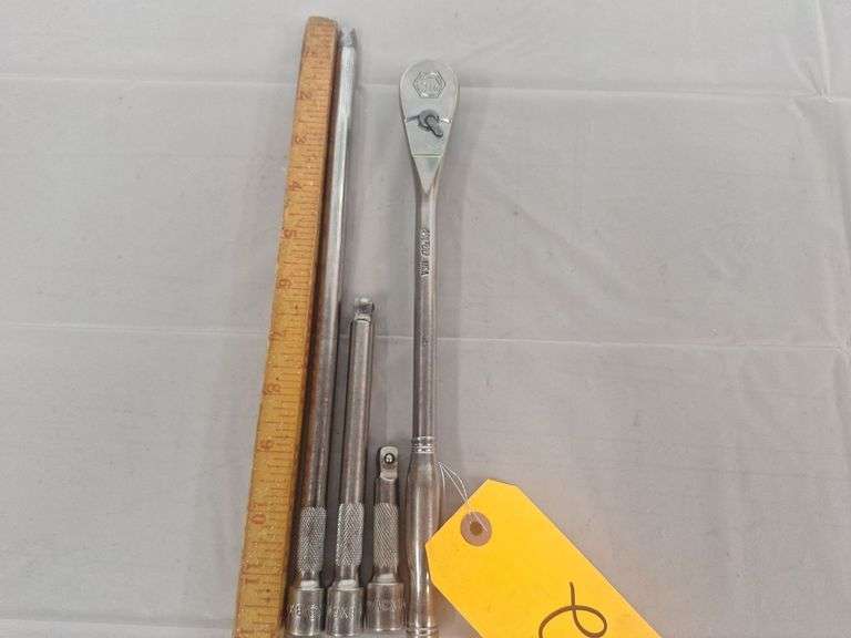 Matco 3/8 Ratchet with Three wobble head extensions