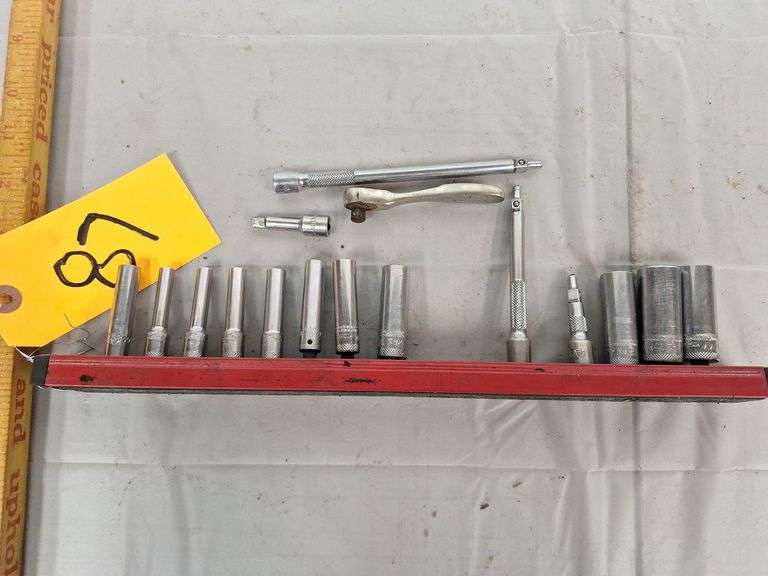 Mac 1/4 Standard & Metric Sockets -- Ratchet -- Extensions