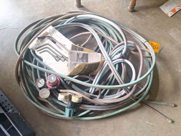 Torch Hose with Torch heads & Gauges (looks to be 50ft)