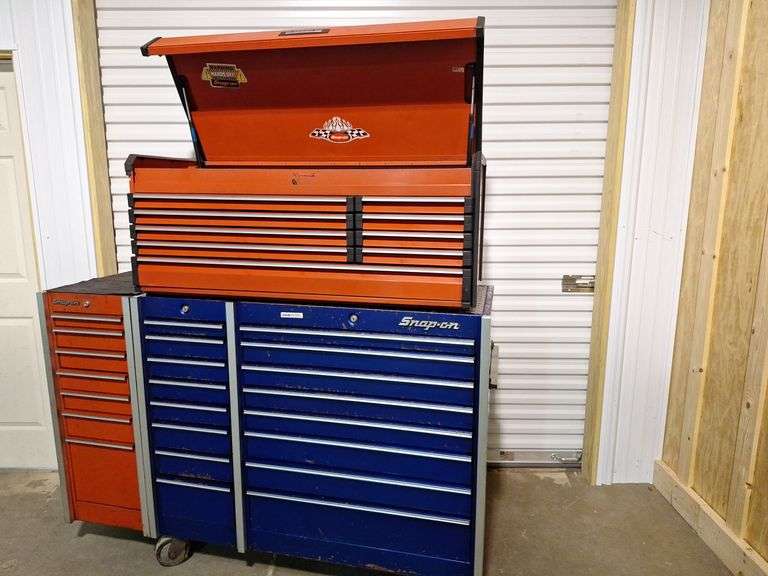 Snap-On Rolling Toolbox Top(Red) -- Bottom (blue) & Side Box (Red) all one money with keys (no key t