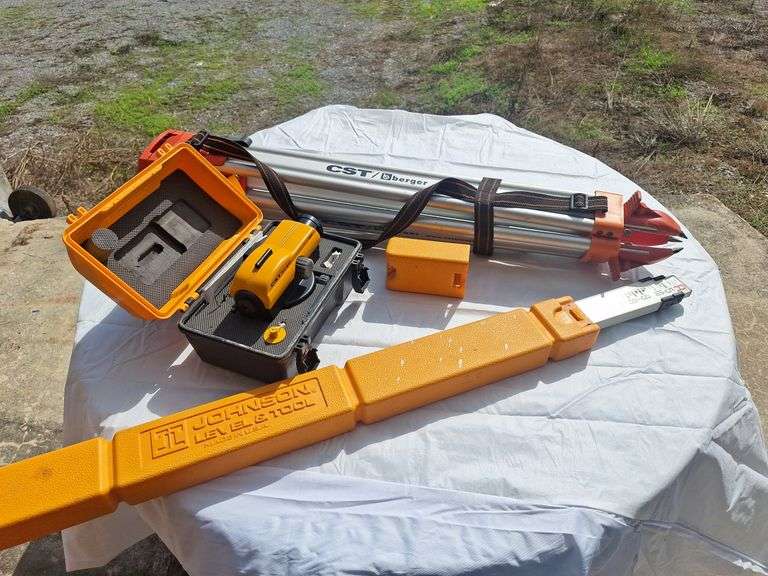 CST/Berger Transit & Tripod with Pole