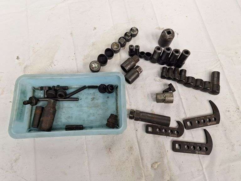 UnKnown Impact Sockets with Matco Hook Tool