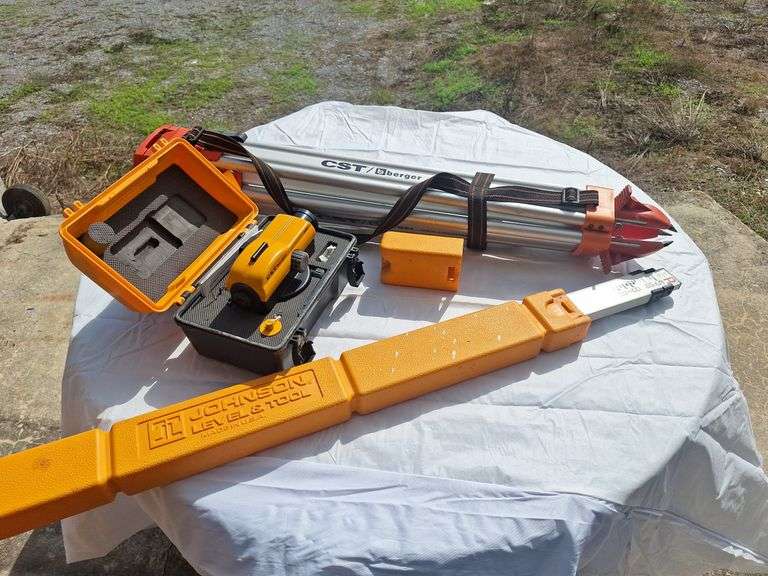 CST/Berger Transit & Tripod with Pole