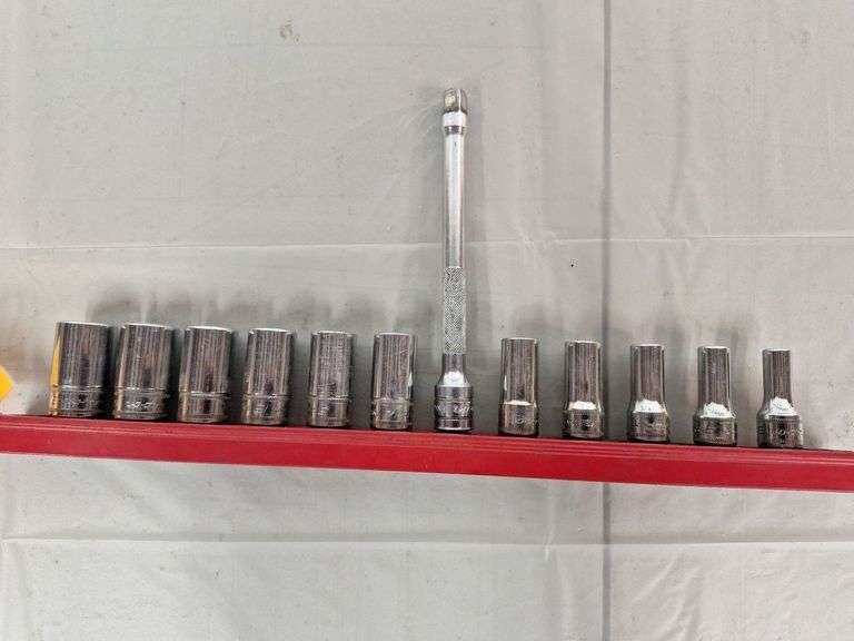 Snap-On 3/8 Metric Sockets with rail & extension