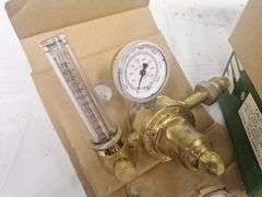 Victor Pressure Regulator NEW in BOX