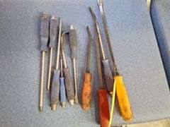 Screwdrivers & Pry bars all one money