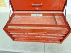 Metal Snap-On Toolbox with Key