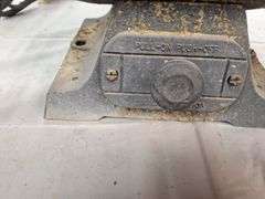 6'' Bench Grinder (runs)