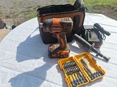 Ridgid 18v Lithium Driver with Battery & Charge with bits  (runs)